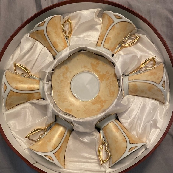 Other - D’Lusso Home Collection Never Used Peach/beige color Demitasse/espresso set